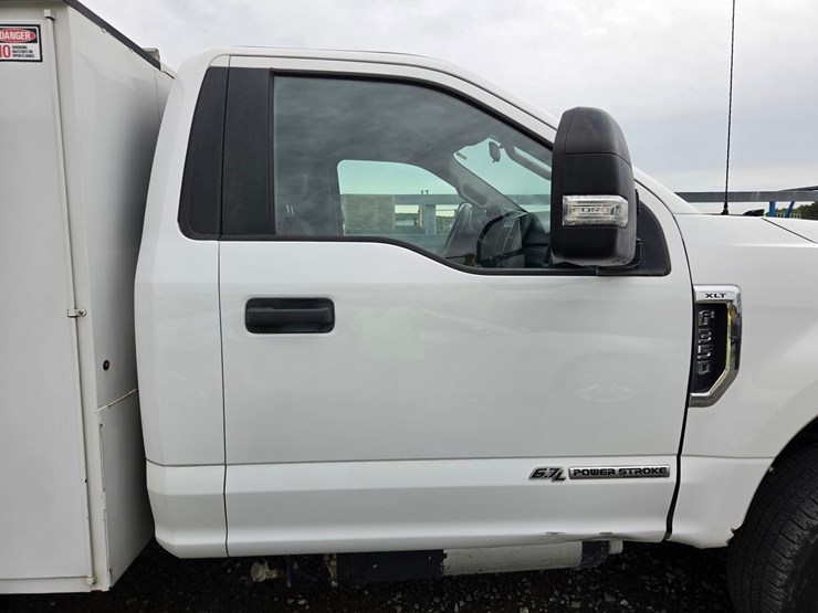 2019-ford-f350-xlt-image-27