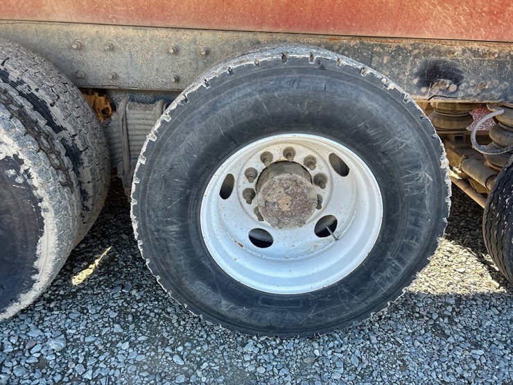 2001-mack-rd688s-image-90