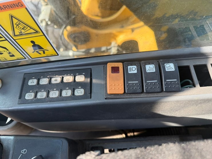 #1298-•-caterpillar-m318d-material-handler-image-57