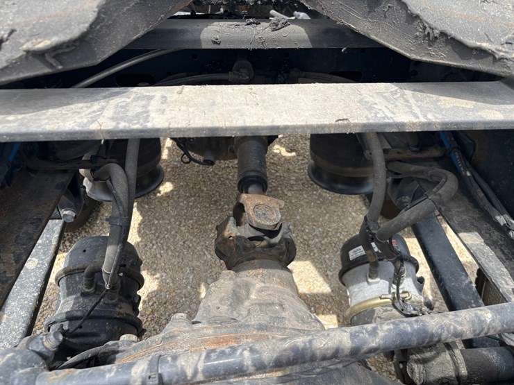 2020-western-star-5700xe-image-94