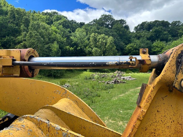 caterpillar-928g-image-70