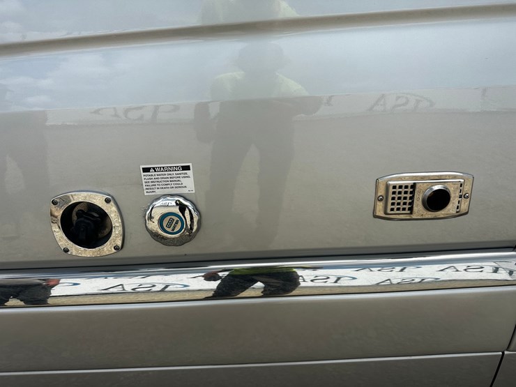 #2492-•-2014-mercedes-benz-airstream-motorhome-image-20