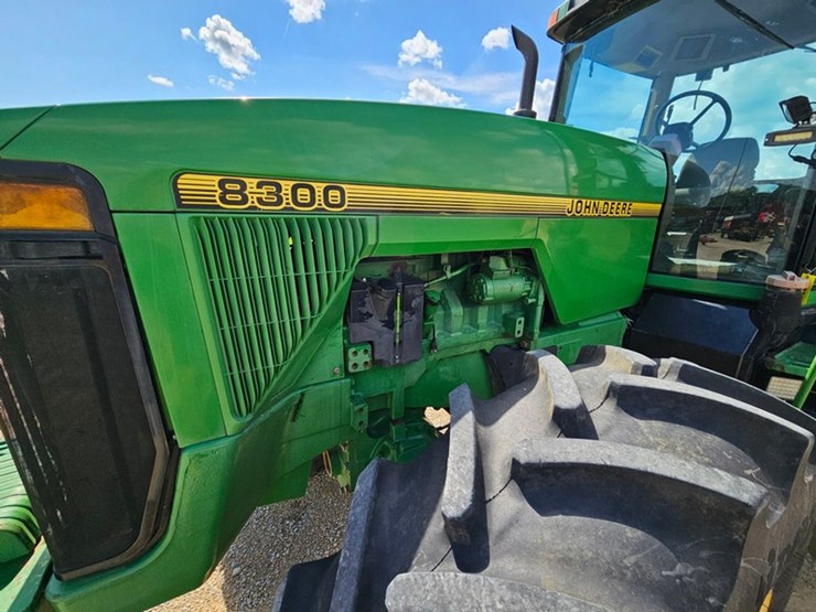 john-deere-8300-image-11