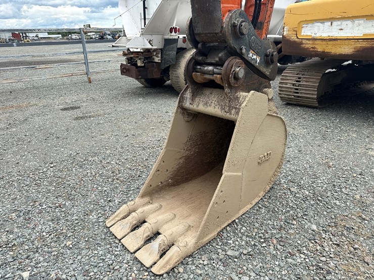 2006-hitachi-zx225-image-12