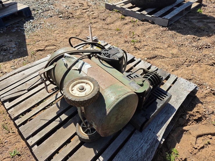 #6181-•-campbell-hausfeld-fl-3302-air-compressor-image-2