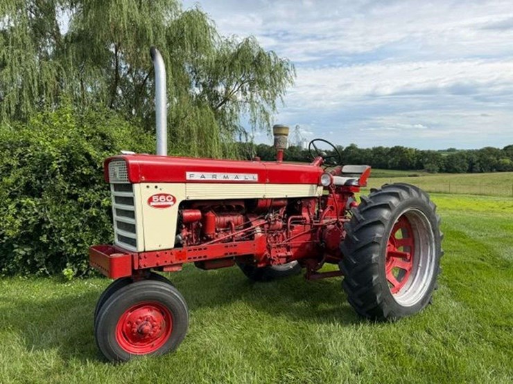 1962-farmall-560-diesel-image-1