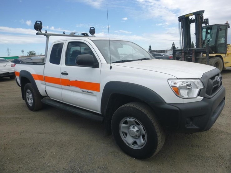 2014-toyota-tacoma-image-2