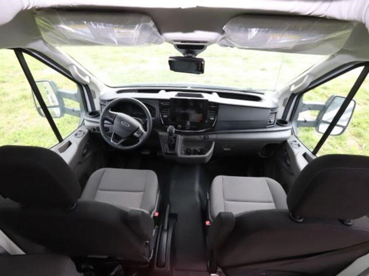 2024-ford-transit-image-12