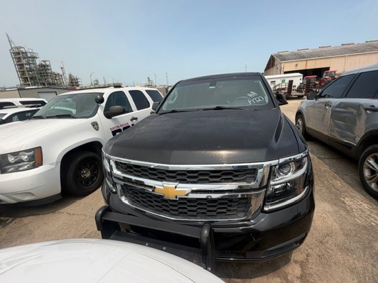 2017-chevrolet-tahoe-image-7