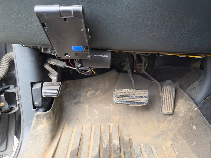 2002-gmc-1500hd-image-139