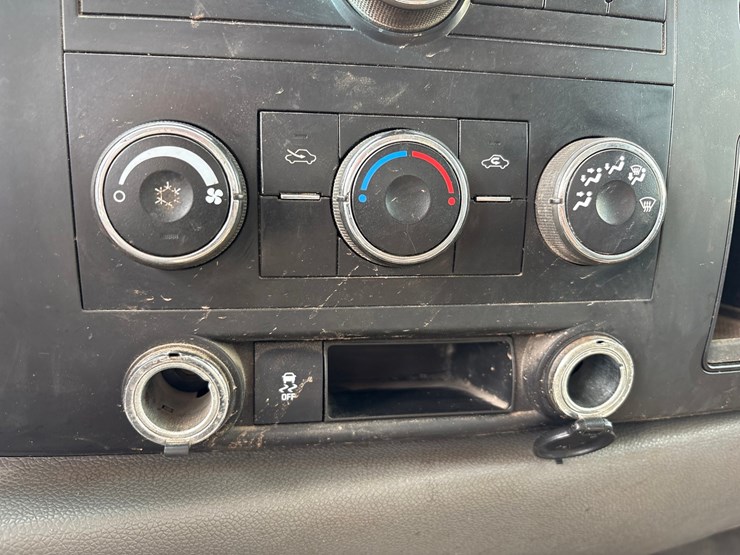 2012-chevrolet-1500-image-29