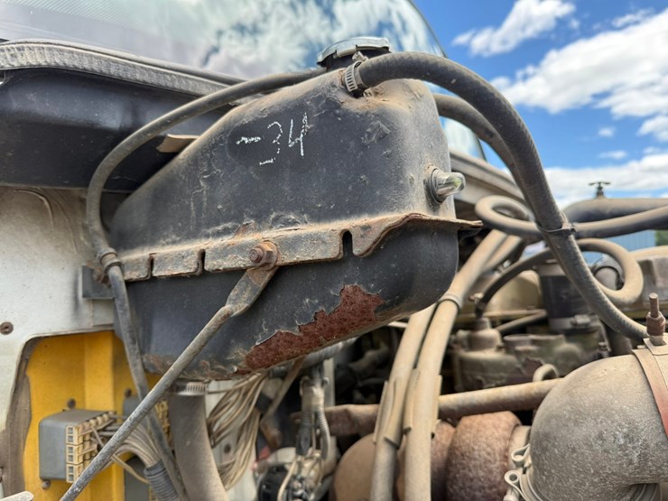 #1361-•-1995-freightliner-fuel-truck-image-28