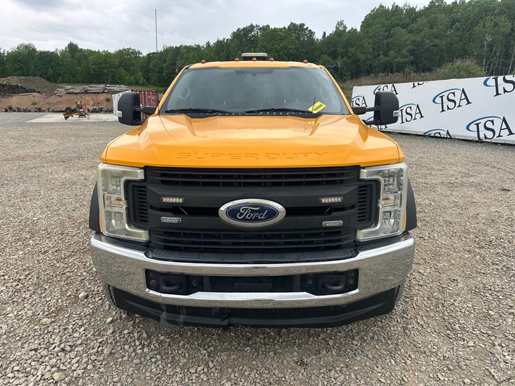 2019-ford-f550-image-8
