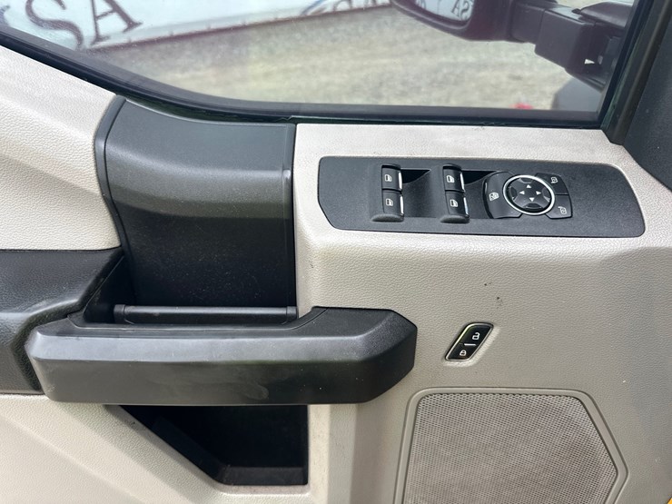 2019-ford-f550-image-32