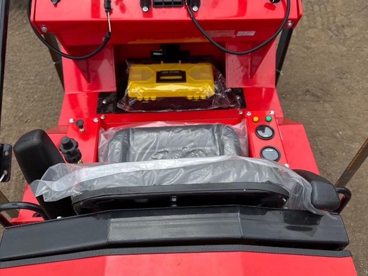 new-agt-industrial-co-mini-skidloader-model-sda-140w-image-3