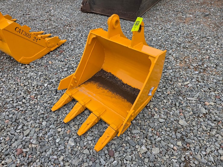 caterpillar-305-image-1