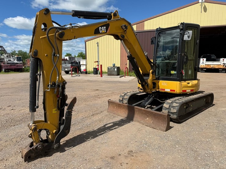 caterpillar-305.5e2-image-1
