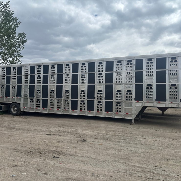 #2150 • 2017 Barrett 53' Cattle Semi Trailer