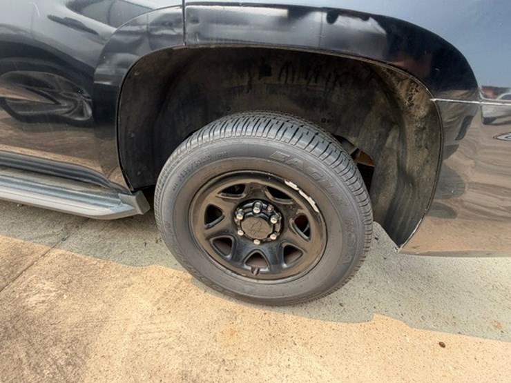 2017-chevrolet-tahoe-image-5