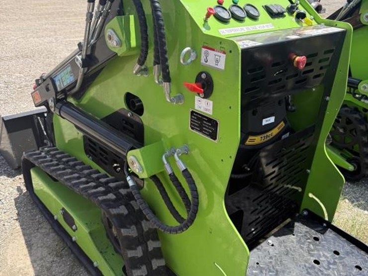 #50-•-mini-skid-steer-loader---ft36c---gas-image-9