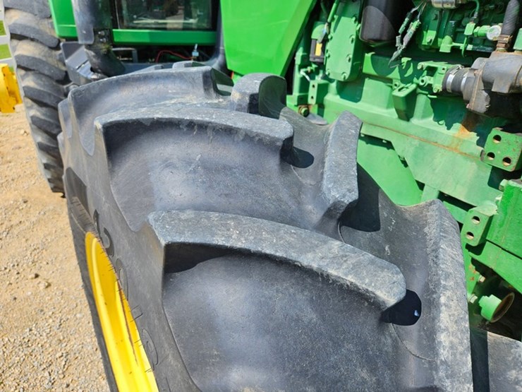john-deere-8300-image-43