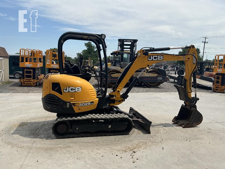 2015-jcb-8029cts-image-5