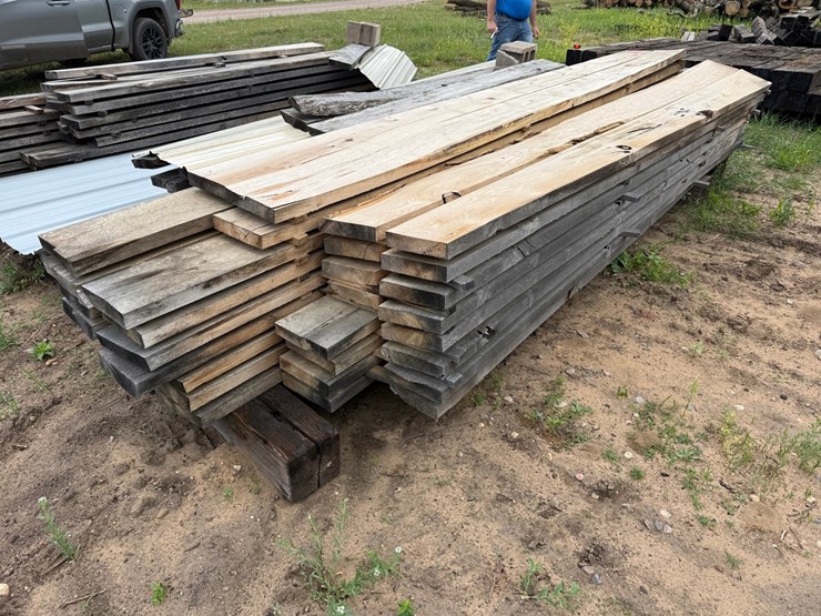 #1763-•-rough-sawn-oak-lumber-image-4