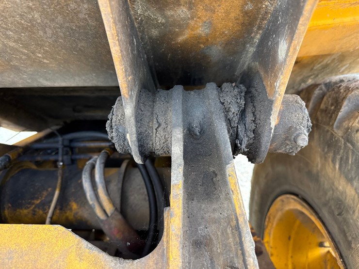 jcb-712-image-43