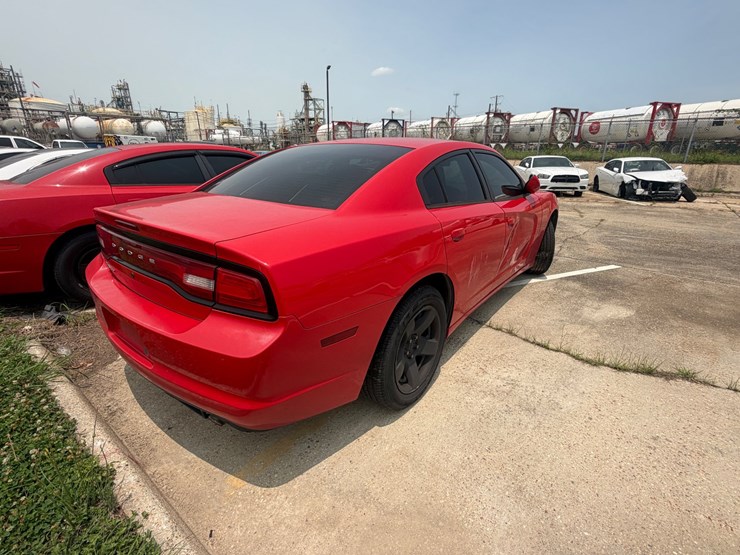 #82-•-2014-dodge-charger-image-5