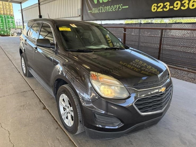 2016-chevrolet-equinox-ls-image-2