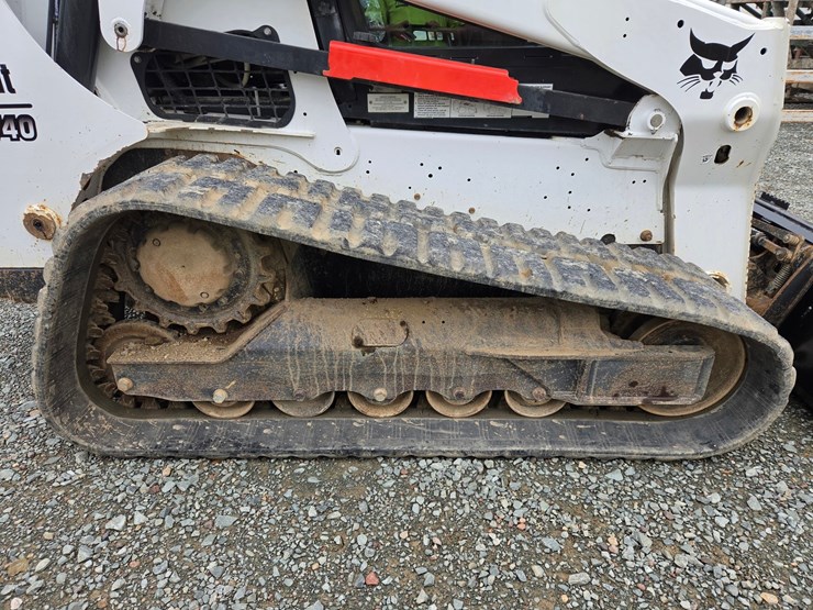 2020-bobcat-t740-image-41