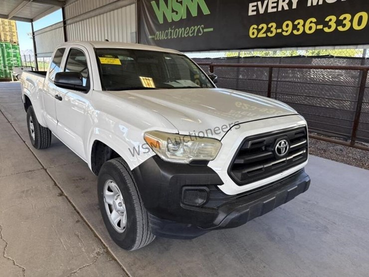 2017-toyota-tacoma-image-2
