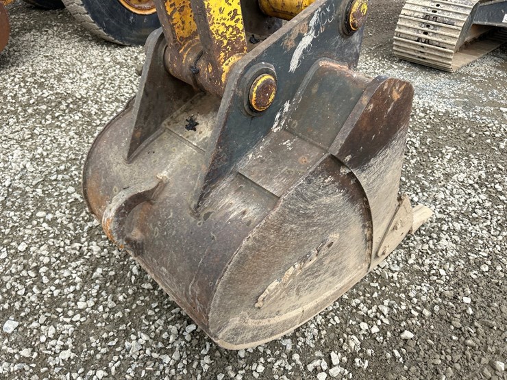 komatsu-pc130-11-image-12