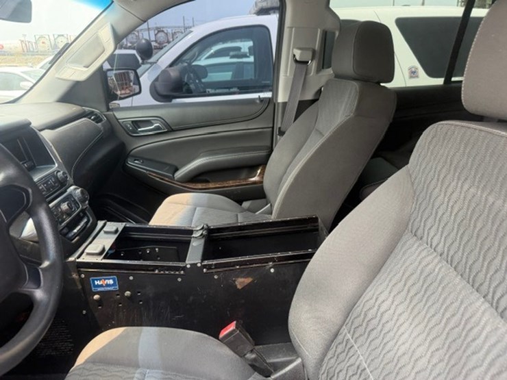 2017-chevrolet-tahoe-image-19