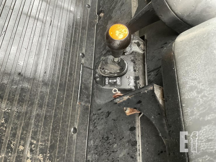 2019-kubota-rtvx1140-image-12