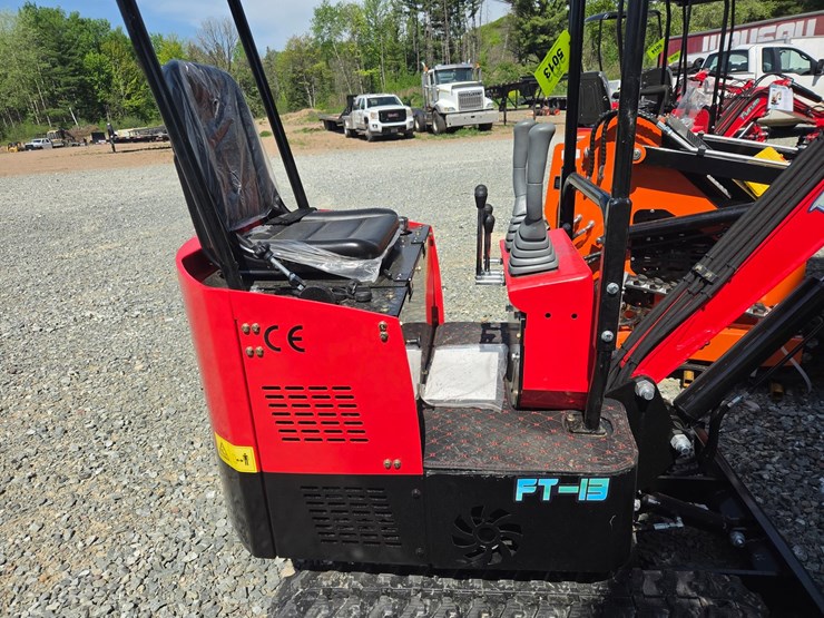 #5013-•-unused-future-ft13-mini-excavator-image-15
