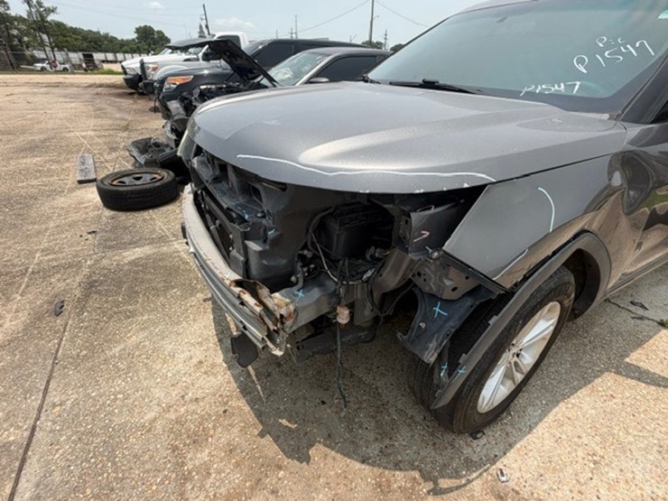 #67-•-2015-ford-interceptor-image-9
