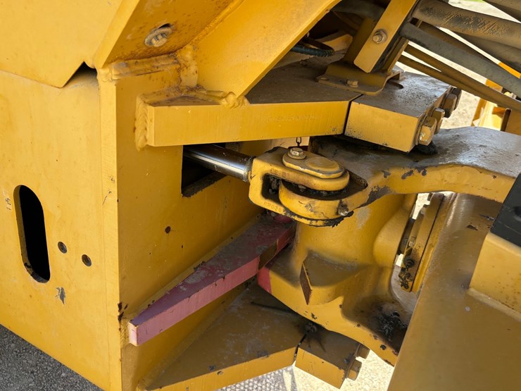 caterpillar-cs-563e-image-56