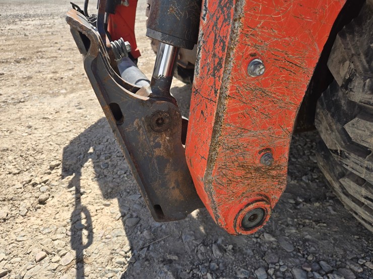 kubota-ssv75-image-12