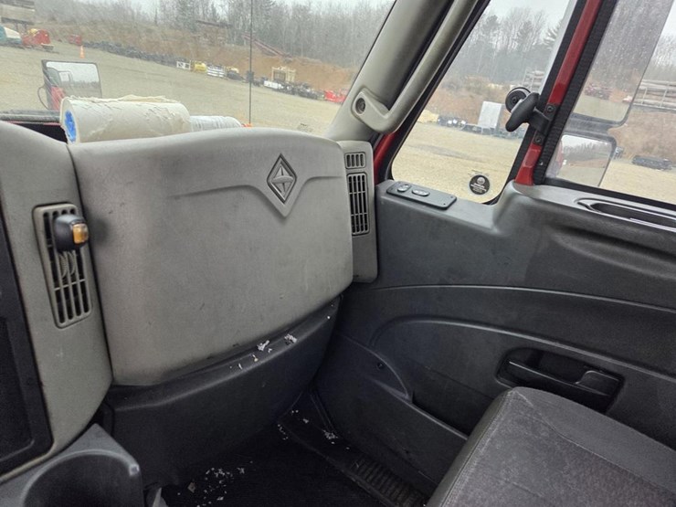2013-international-durastar-4300-image-76