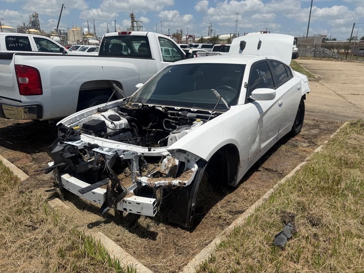 #75-•-2018-dodge-charger-image-1