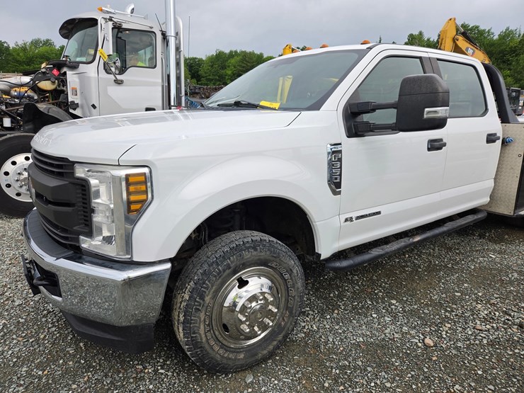2020-ford-f350-image-10