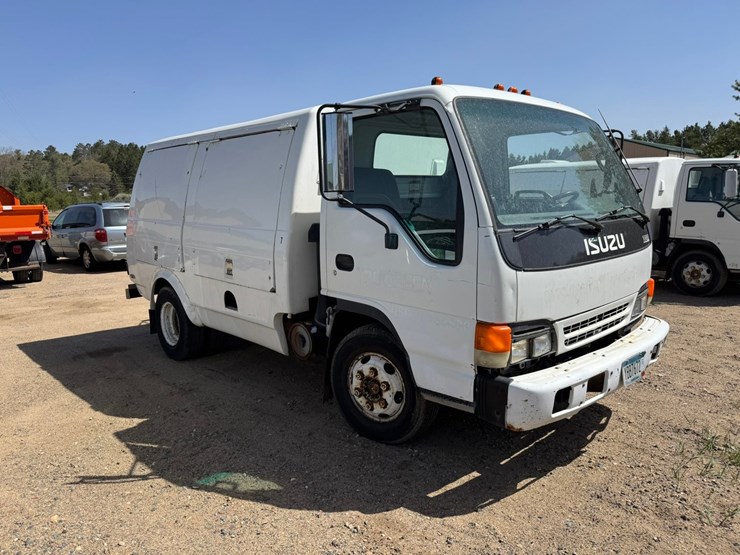 2001-isuzu-npr-image-7