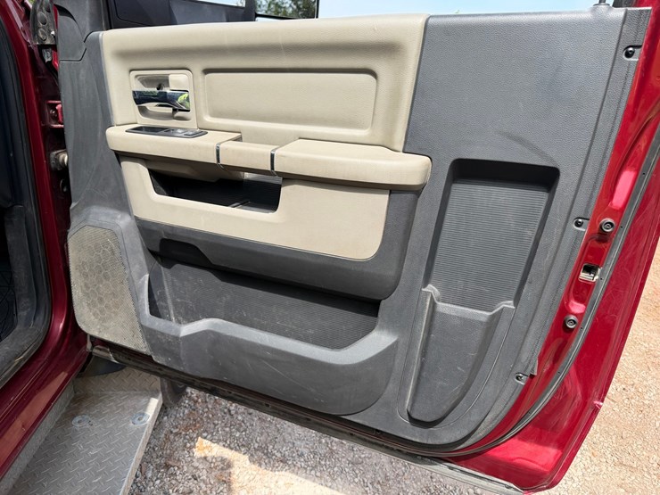 2011-ram-4500-slt-image-35