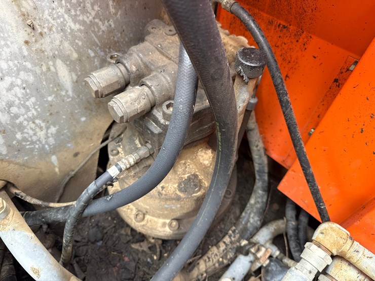 2006-hitachi-zx225-image-39