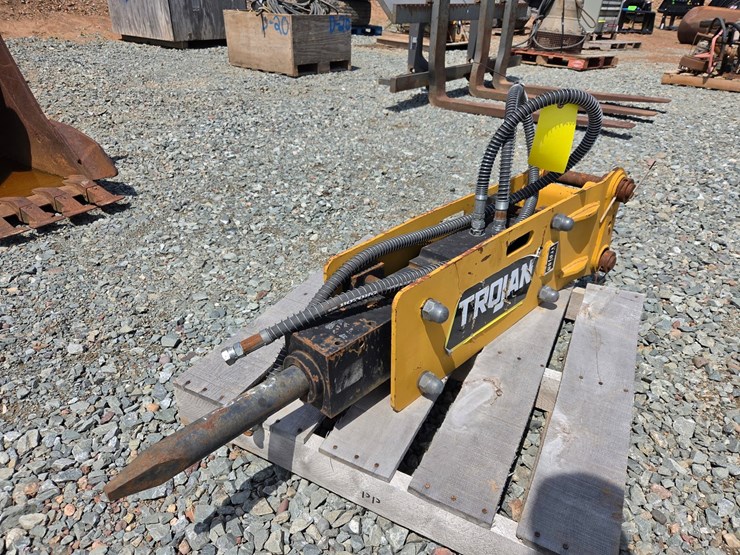 #6032-•-trojan-mini-excavator-breaker-hammer-image-1