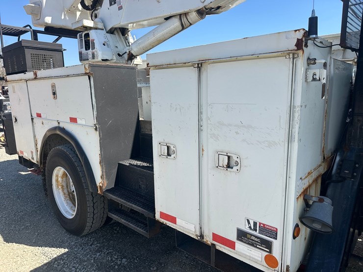 2009-international-durastar-4300-image-17