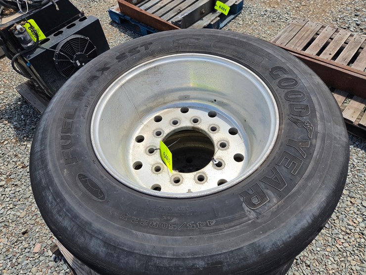 #6463-•-(2)-445/50r22.5-tires-w/-aluminum-rims-image-5