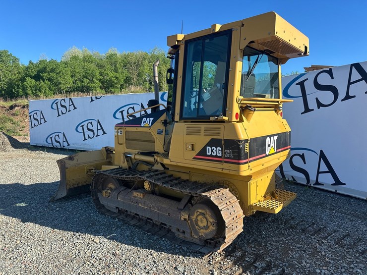 2004-caterpillar-d3g-xl-image-3