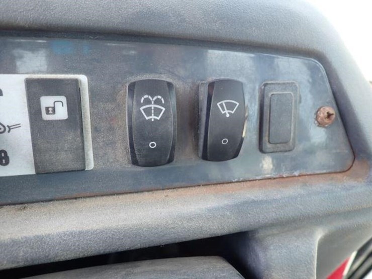 2009-deere-310sj-image-22